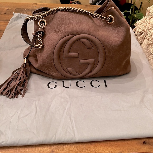 Gucci Handbags - GUCCI Pebbled Calfskin Soho Chain Shoulder Bag